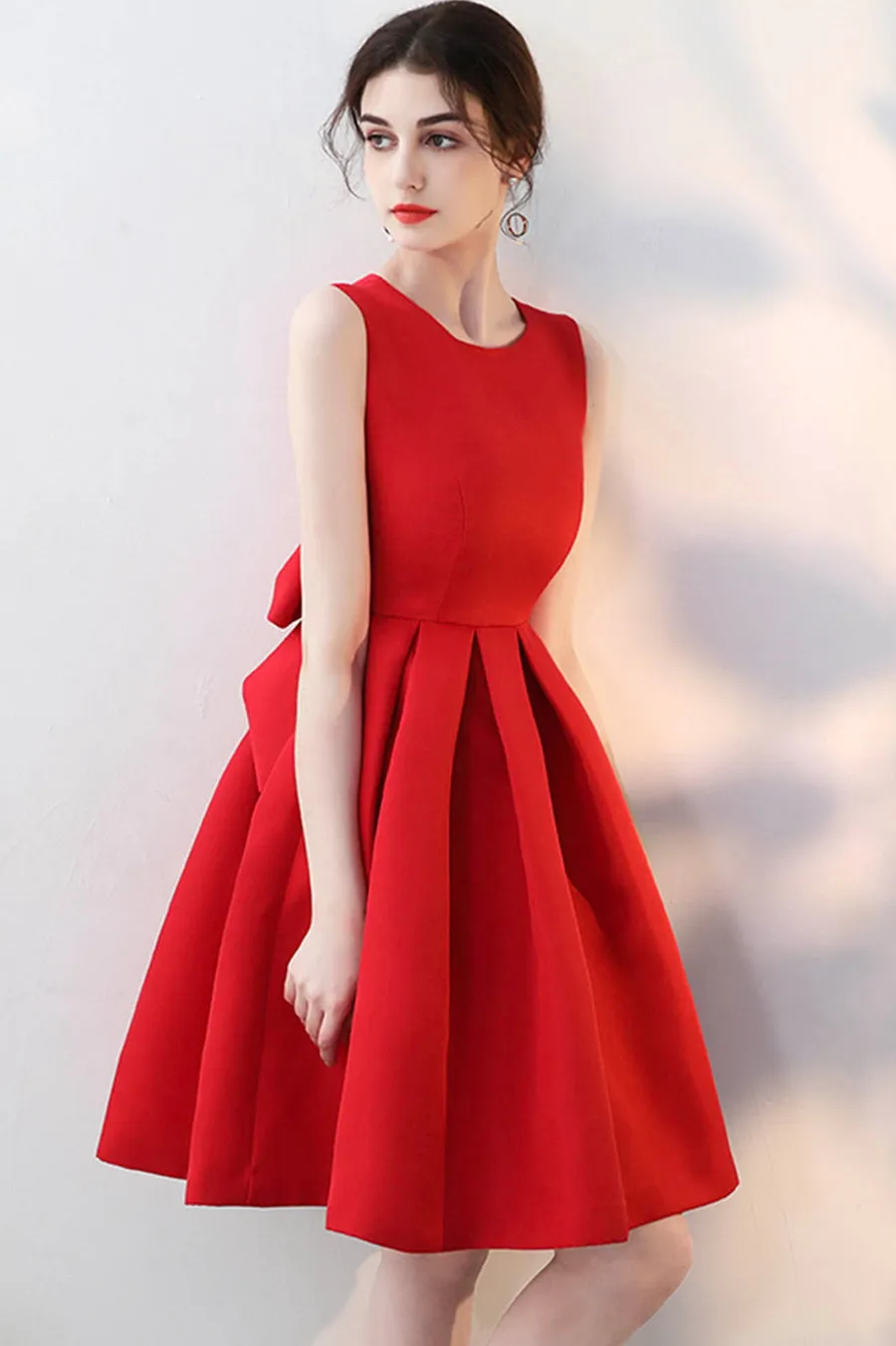 Luolandi Red Satin Short Prom Dresses A-Line Party Homecoming Dresses Cocktail Dresses
